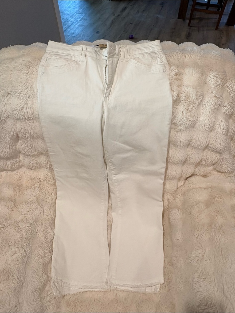 Women’s White Stretch Bootcut Jeans